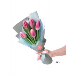 RAMO 5 TULIPANES ABRIL